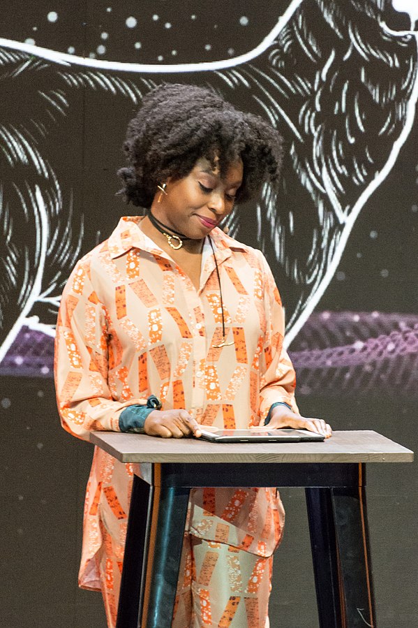 Littérature africaine - Chimamanda Ngozi Adichie - Photo de Carlos Figueroa (CC BY-SA 4.0)