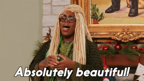 femme qui s'émerveille devant l'existentialisme féministe