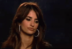 pénélope cruz qui est blasée comme andromède attachée