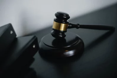 Commissaire-priseur : fiche métier ‍️