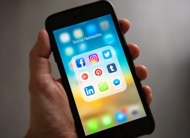 Comment utiliser un réseau social professionnel pour booster ta carrière ? 