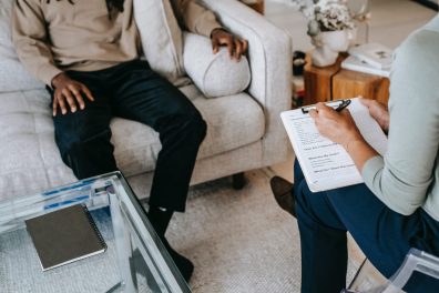 Psychothérapeute : formation, missions {fiche métier}