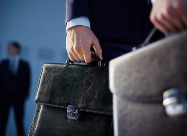 Diplomate : un métier pour voyager, mais pas que ! ️ 