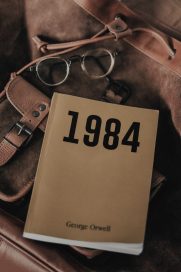 George Orwell : portrait de l’inventeur de Big Brother 