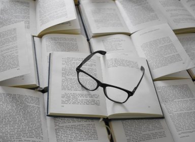 Les tonalités littéraires : comment les reconnaître et les utiliser 🪶