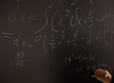 Calculs littéraux : un monde sans chiffres  ! 