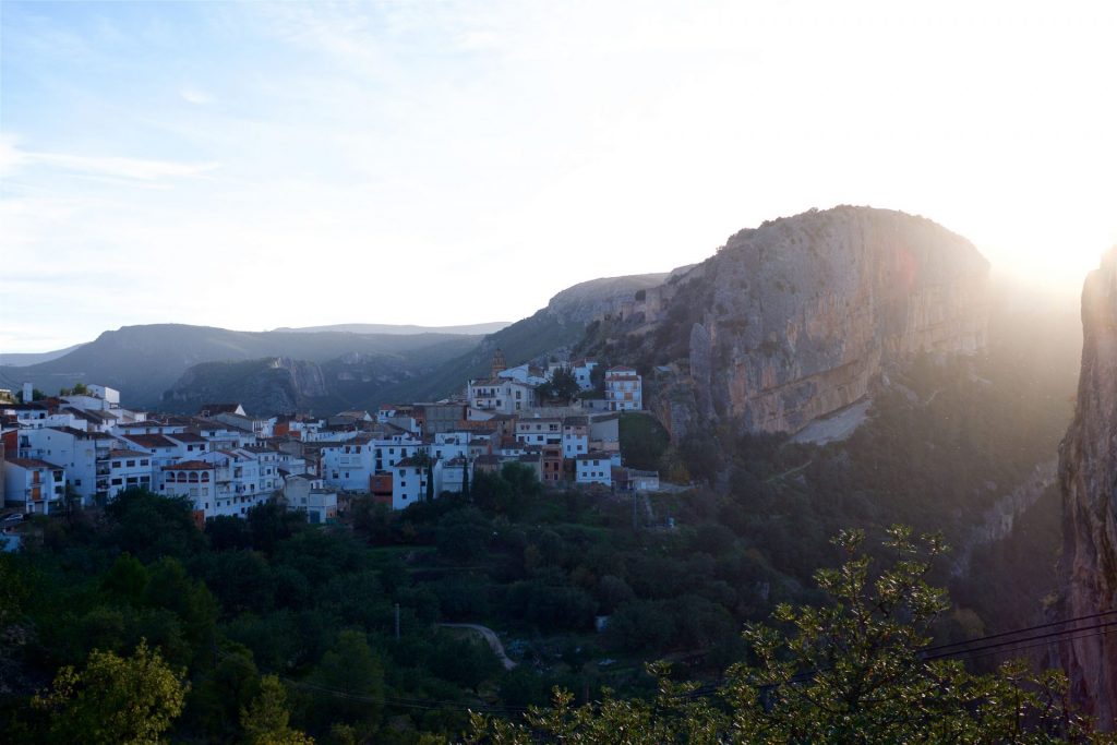 Ville de Chulilla, départ de la randonnée Route des Pantaneros en Espagne