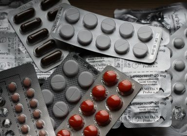 Initiation à la pharmacologie : comprendre les médicaments 