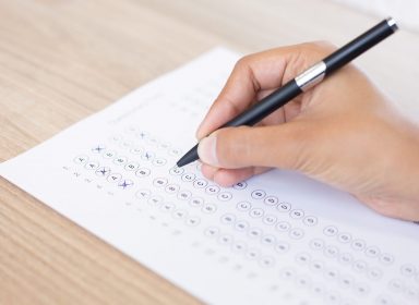 Réviser la veille d’un examen : bonne ou mauvaise idée ? 
