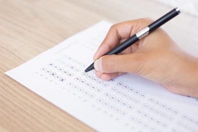 Réviser la veille d’un examen : bonne ou mauvaise idée ? 