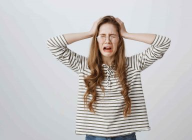 Petit dico des parents : ça veut dire quoi « PLS » ? 