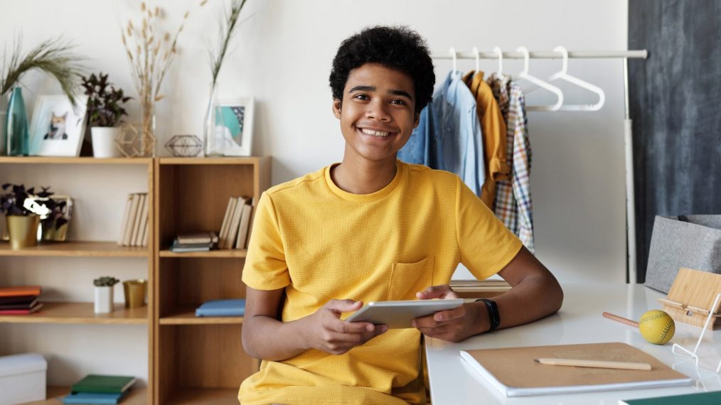 enfant espace de tranquillité pour travailler