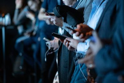Comprendre le lien entre les ados et les smartphones 