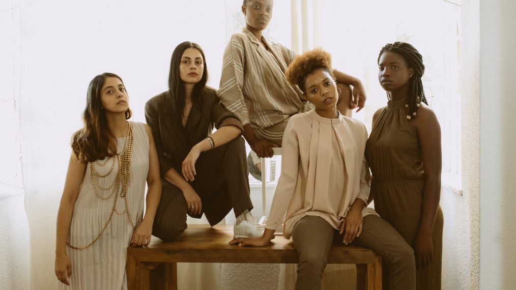 un groupe de femmes badass