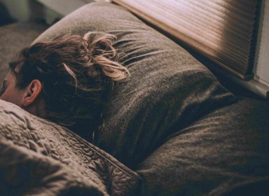 Ado dormeur : comment aider votre enfant à se lever ? 