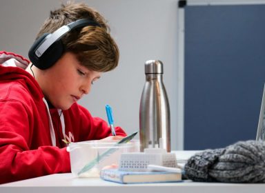 Encourager son enfant à faire ses devoirs : guide parent 