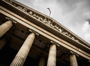 Métier d’avocat : les idées reçues passées au crible ️