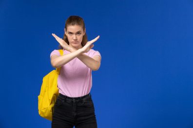 Votre enfant arrête l’école : comment réagir ? 