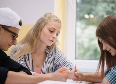 Le collège de 8h à 18h pour tout le monde ?