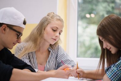 Le collège de 8h à 18h pour tout le monde ?