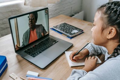 Le soutien scolaire est-il adapté aux enfants ayant des besoins d’apprentissage spécifiques ? 